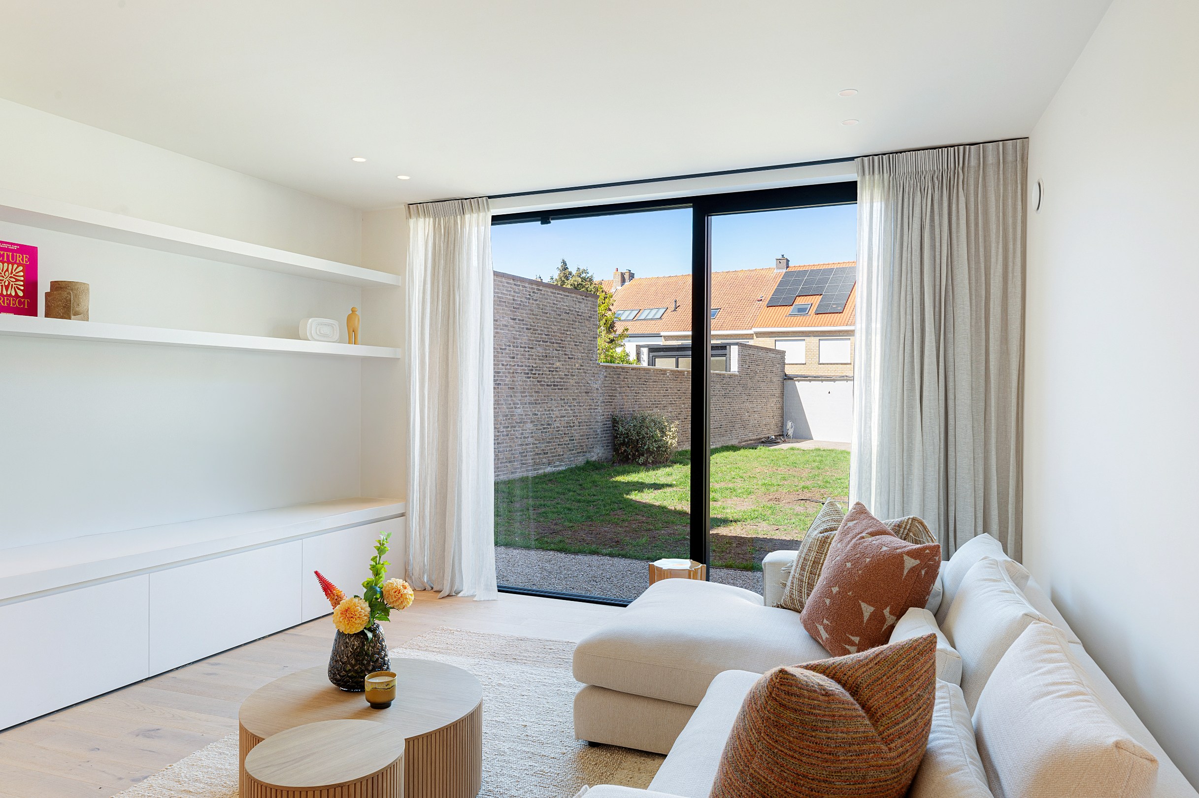 Prachtig afgewerkte nieuwbouwwoning met 4 slaapkamers gelegen in het oude Knokke. 