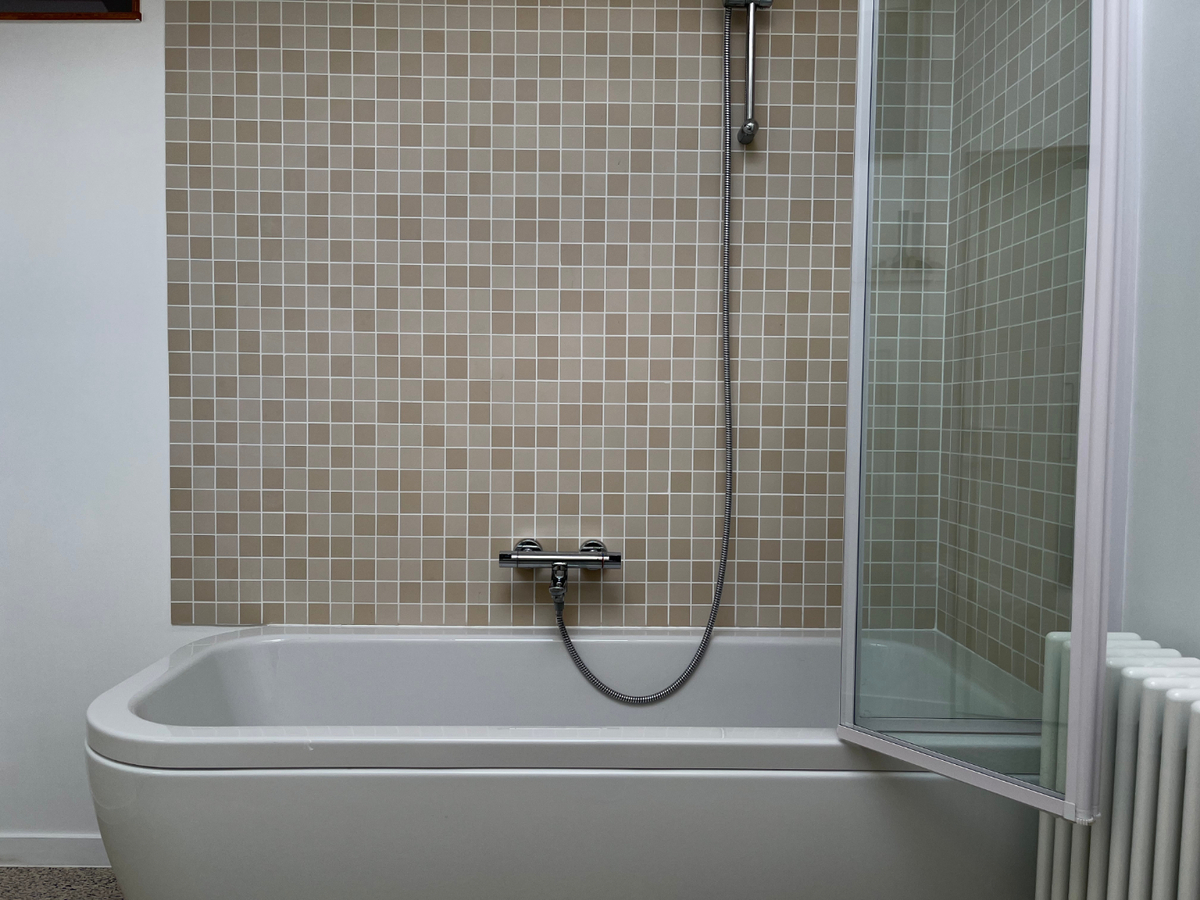 Design duplex appartement te centrum Dikkelvenne. 