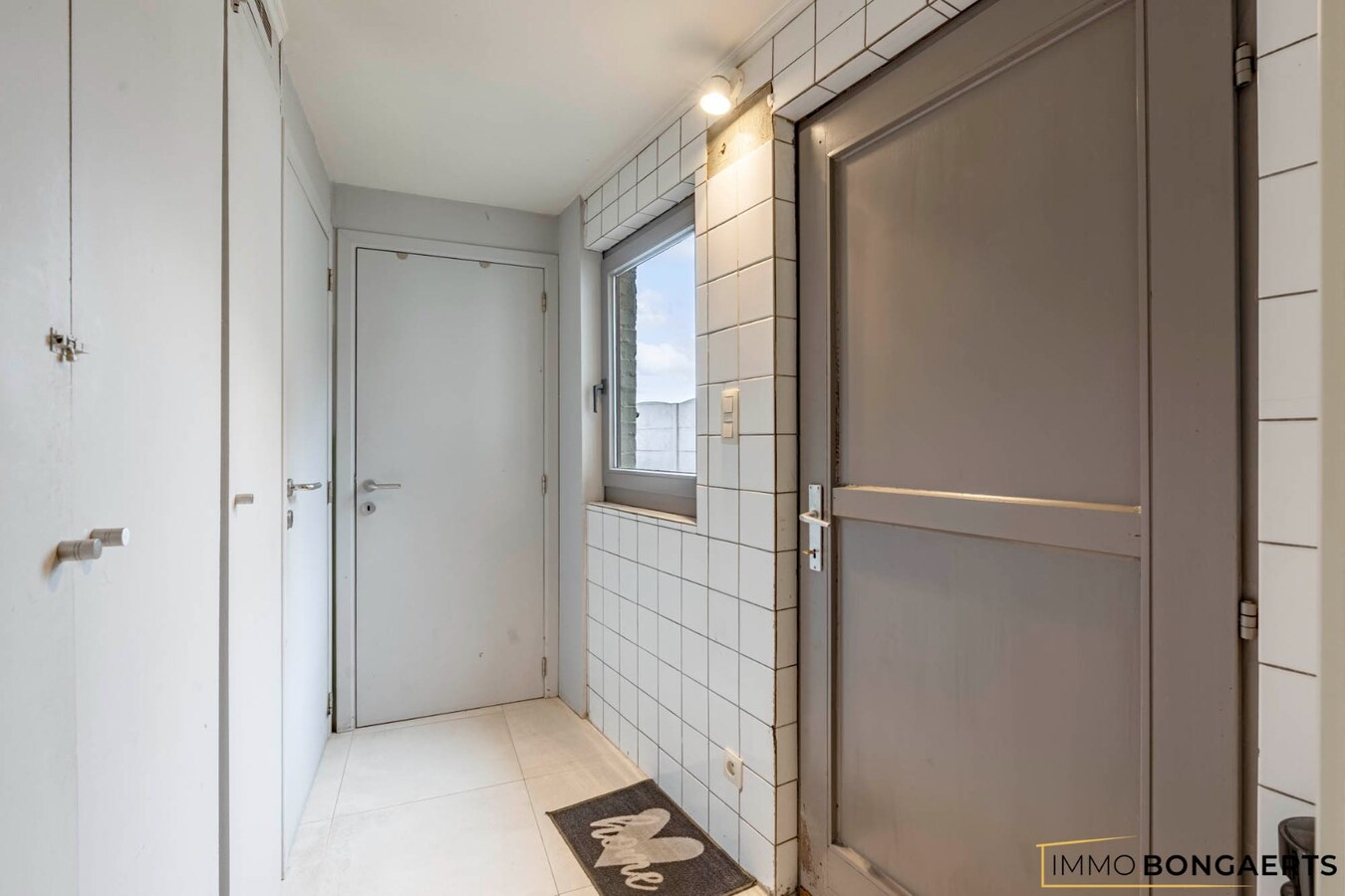 Instapklare woning met  garage en twee slaapkamers in Maasmechelen 