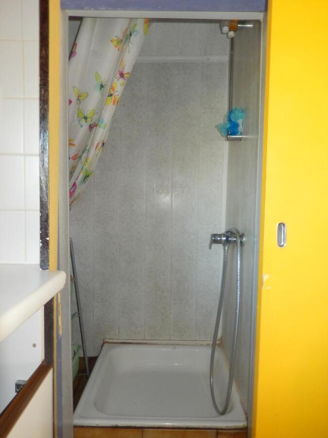 Te renoveren woning in de landelijke velden te Eernegem 