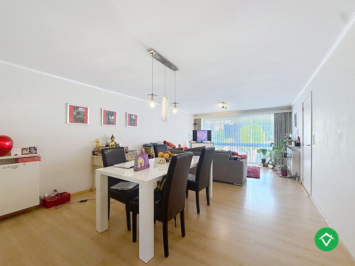 Appartement met 2 slaapkamers en garage te Roeselare 