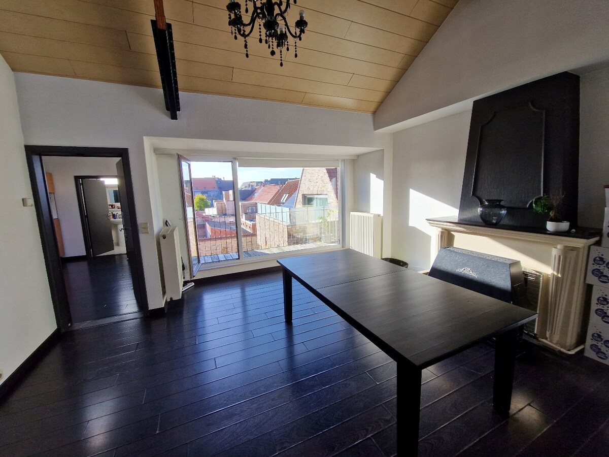 Opbrengsteigendom te koop in hartje Veurne – netto rendement 3,5% 