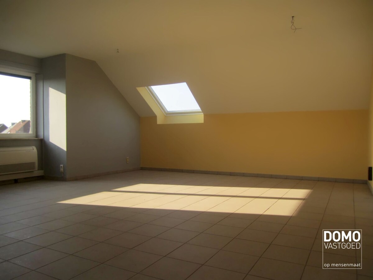 Appartement met 1 slaapkamer en parkeerplaats te huur in centrum Kuringen 