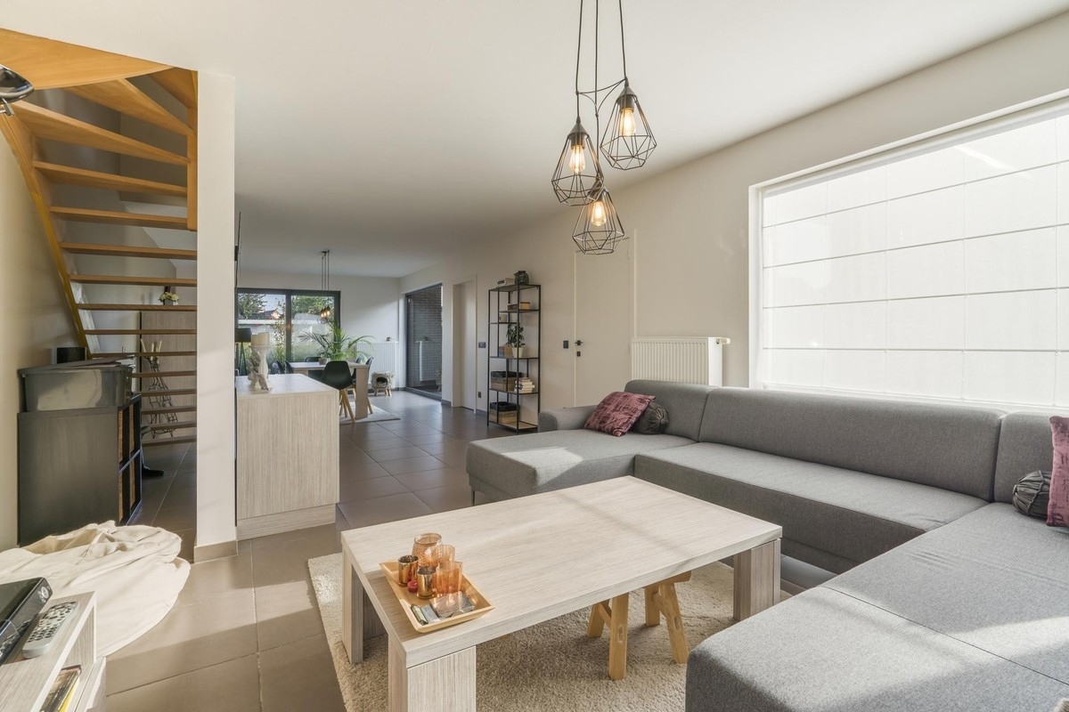 Rustig gelegen gezinswoning met tuin, garage &amp; oprit - Maldegem 