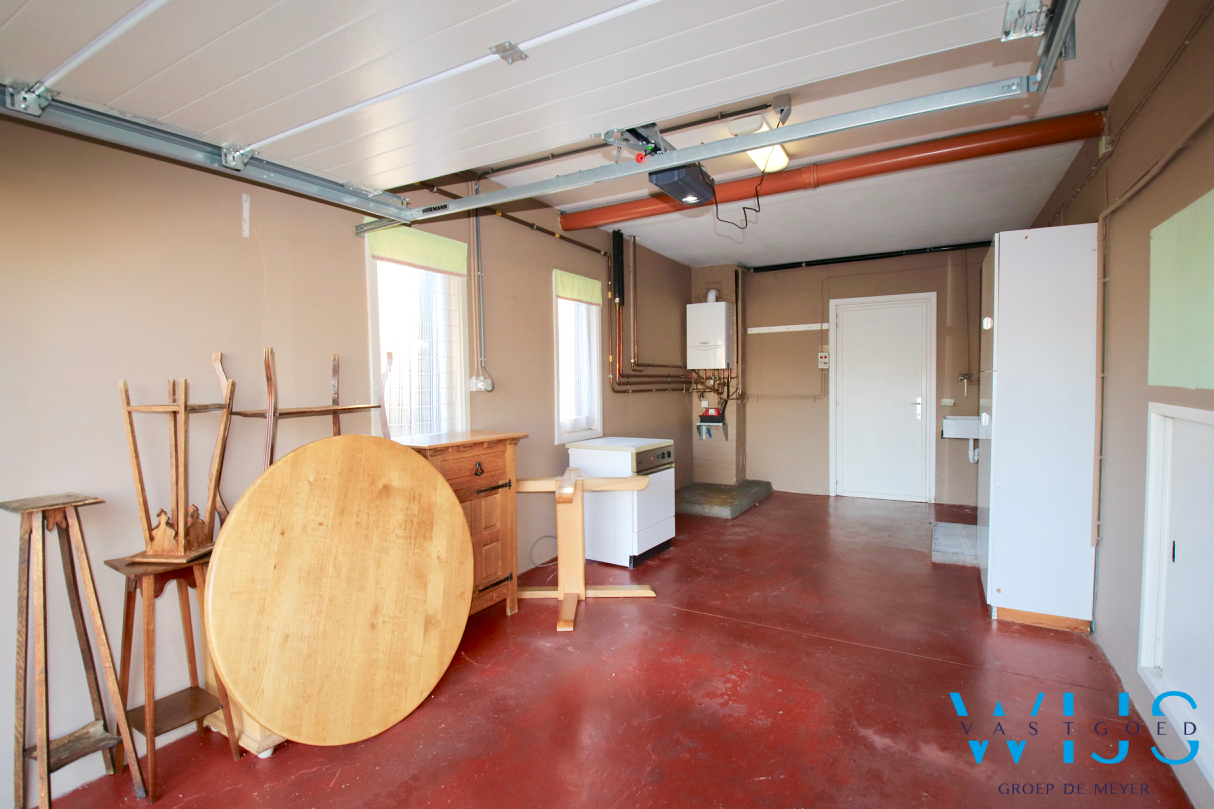 Stevige ruime gezinswoning op een prachtig perceel te KLUIZEN ! 