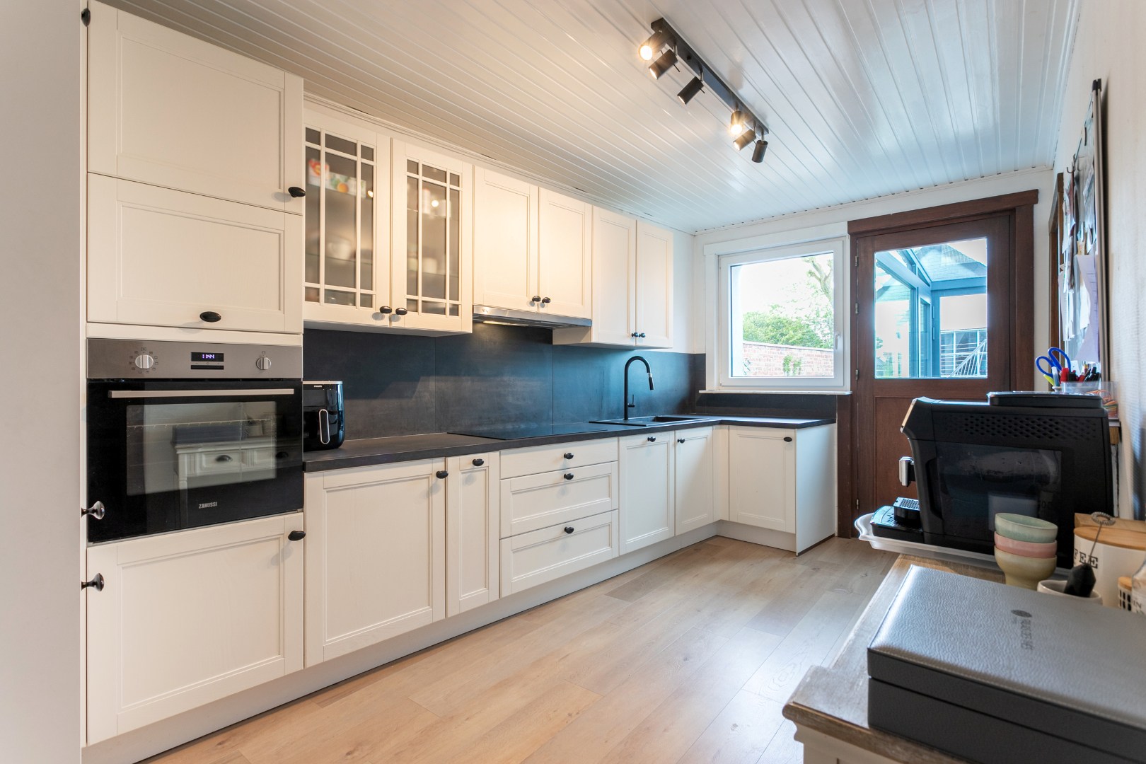 Gerenoveerde 3-gevelwoning met tuin en 4 slaapkamers te Sint-Genesius-Rode 