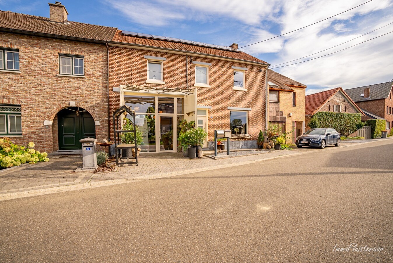 Charmante tweegezinswoning met paardenstallen op ca. 20 are in Bilzen 