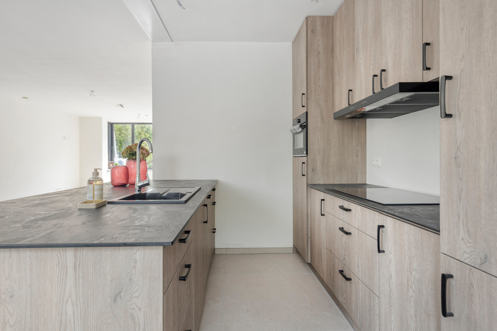 Heikant (NL) – Moderne vrijstaande woning met verrassend veel ruimte, energiezuinig comfort en mogelijkheden voor werken aan huis 