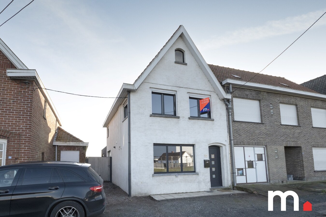 Top gerenoveerde halfopen woonst met ruime tuin te Waregem ! 