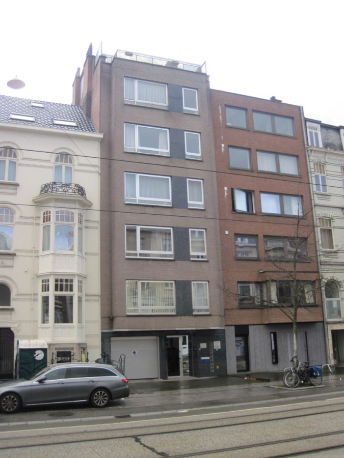 Ruim appartement (4°V) nabij St-Pieters-station 