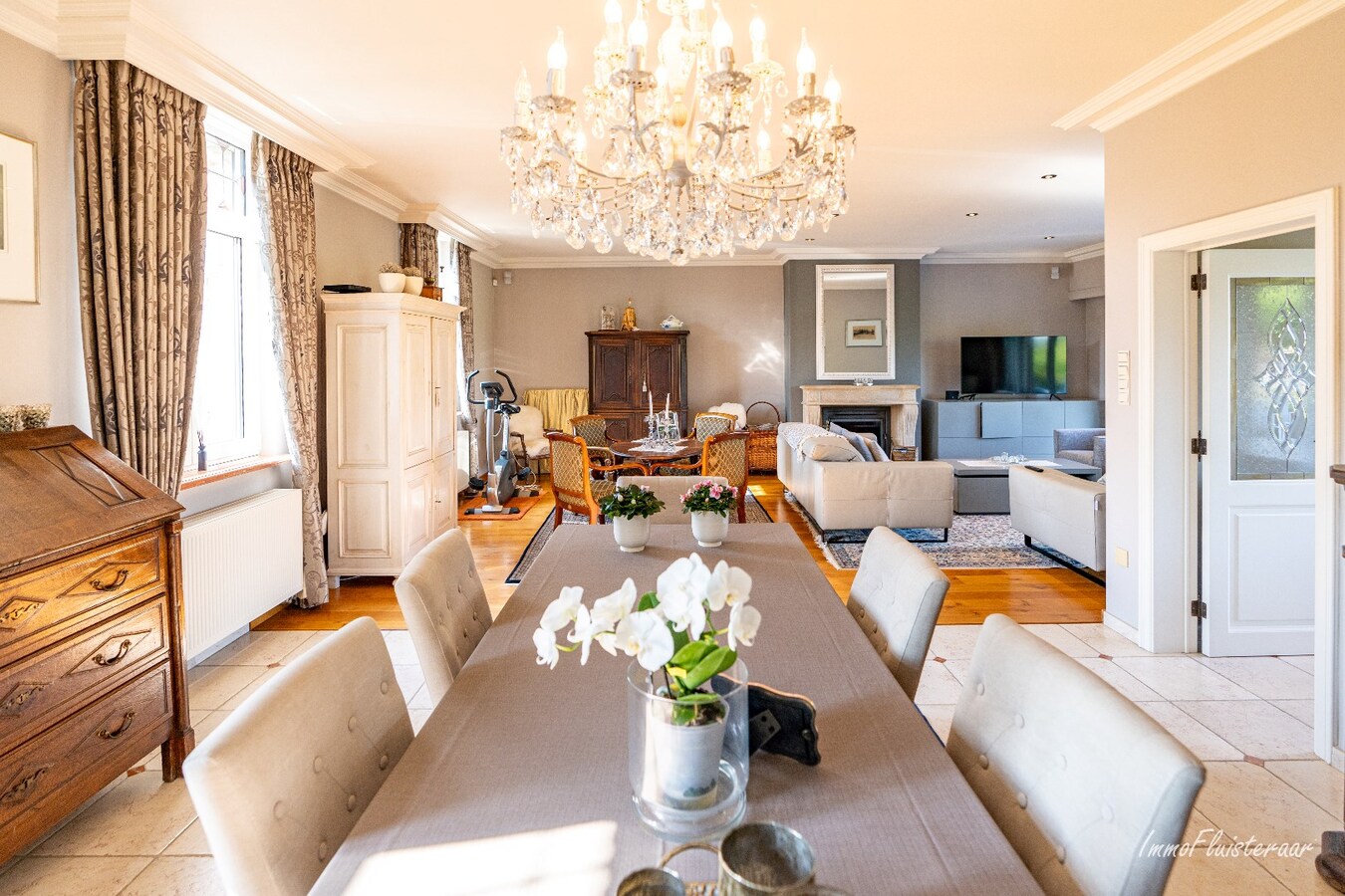 Hoogwaardig afgewerkte villa met stalgebouw en aanpalende weides op ca. 1,7 ha  te Herenthout 