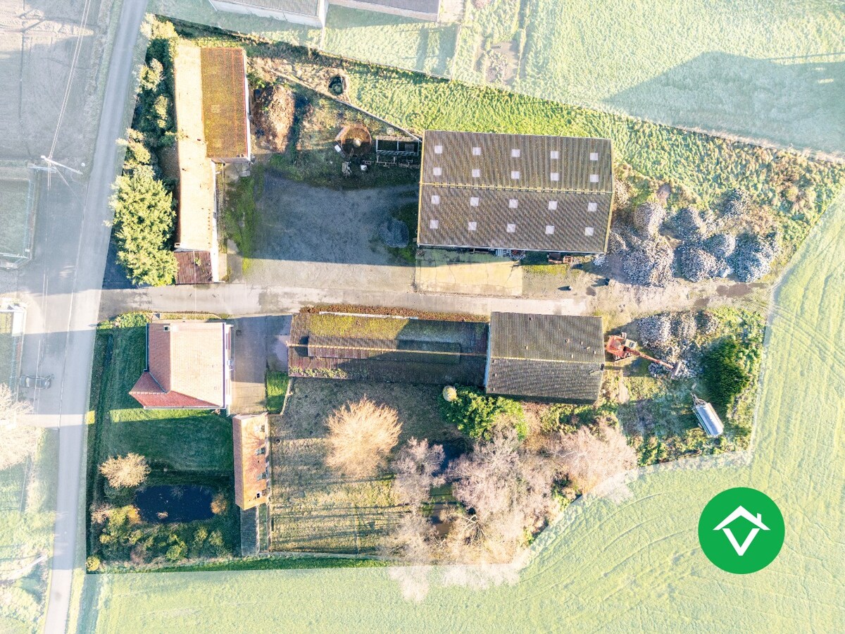 Authentieke hofstede in een landelijke omgeving te Koekelare 