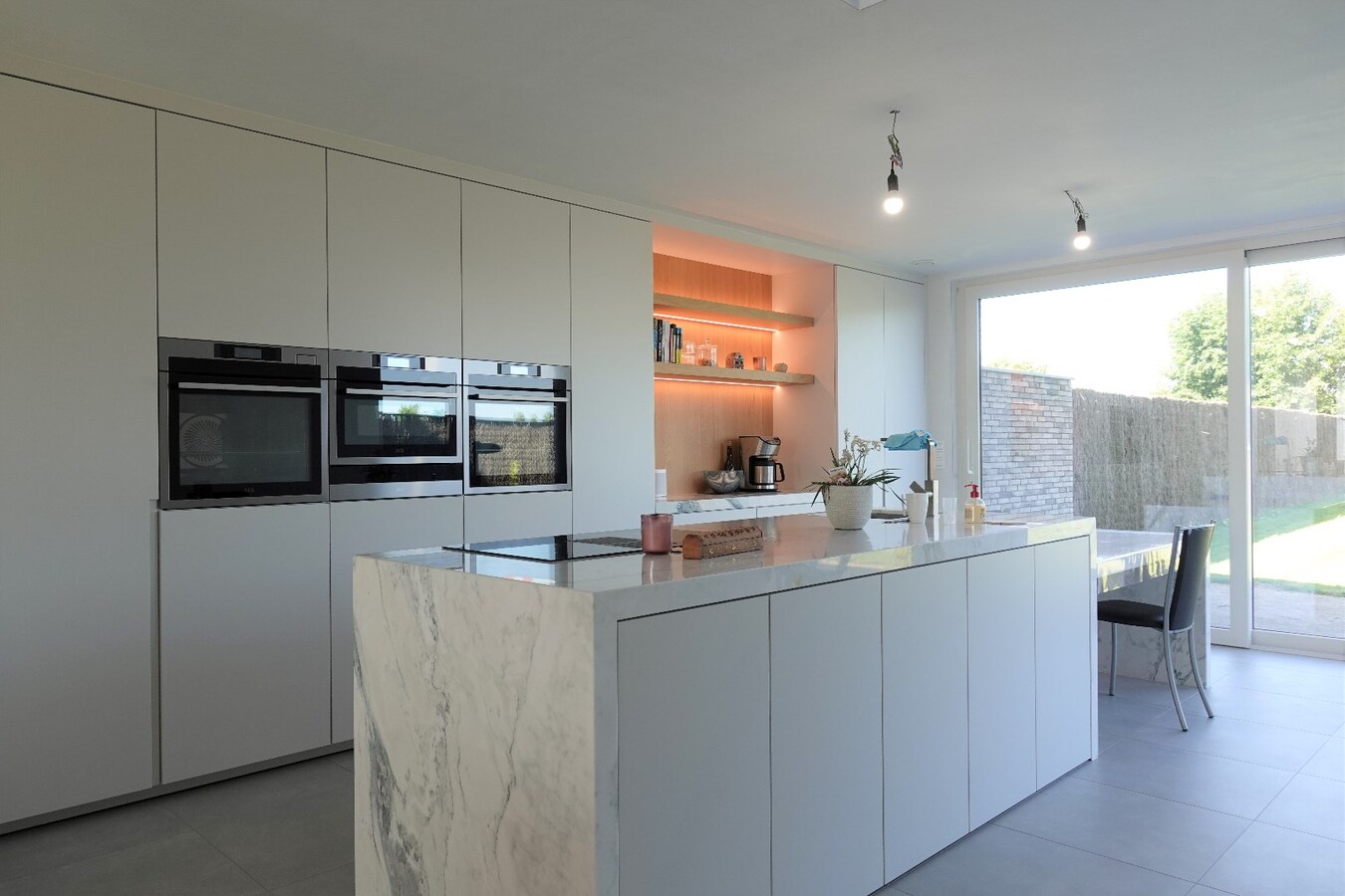 Prachtig afgewerkte moderne nieuwbouwwoning met tuin 