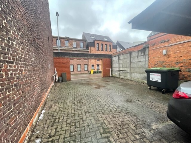 Verhuurd carport - Geel