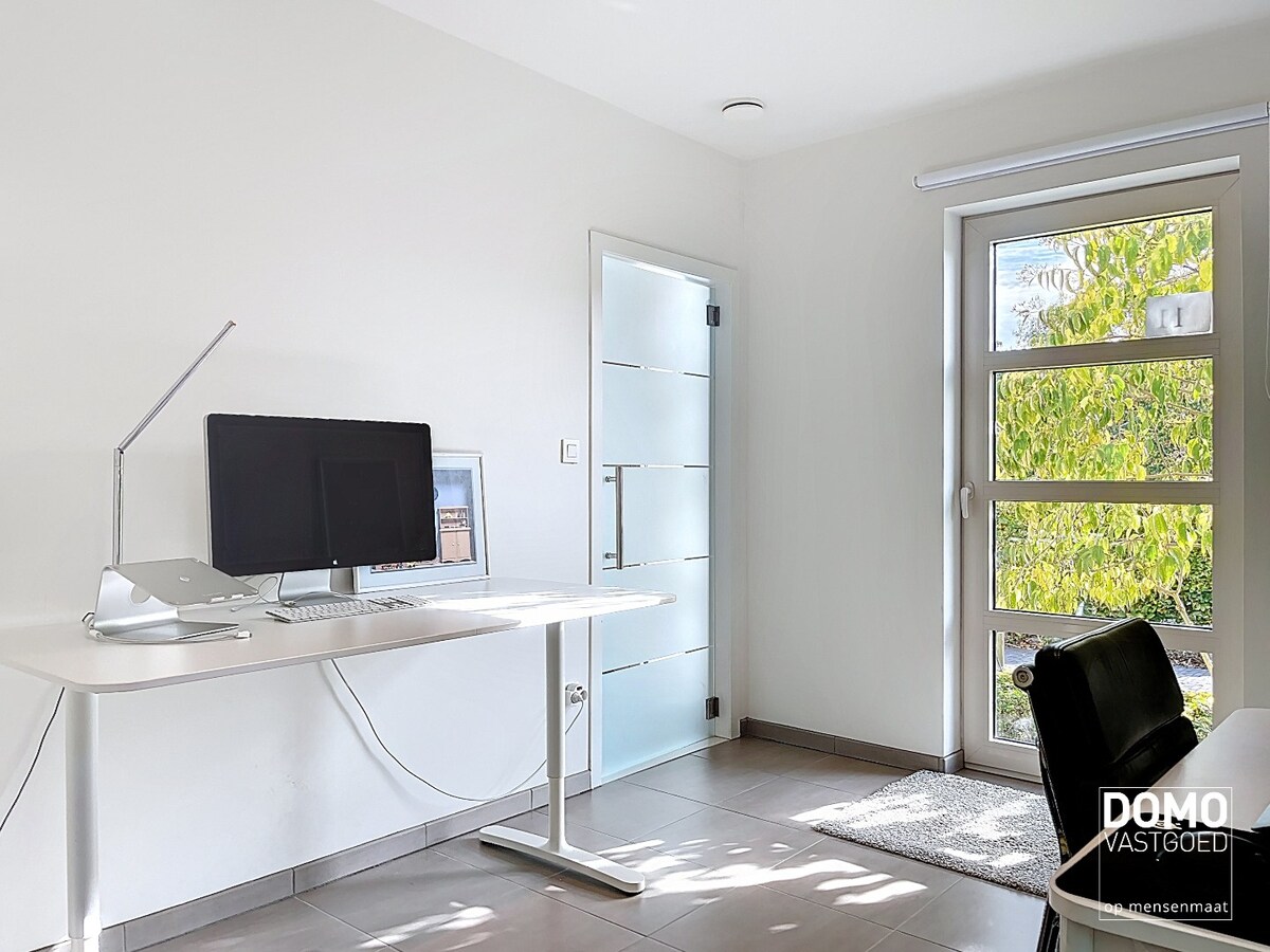 INSTAPKLARE GEZINSWONING MET 3 (MOGELIJK 4) SLAAPKAMERS EN EPC - LABEL A TE NEEROETEREN 