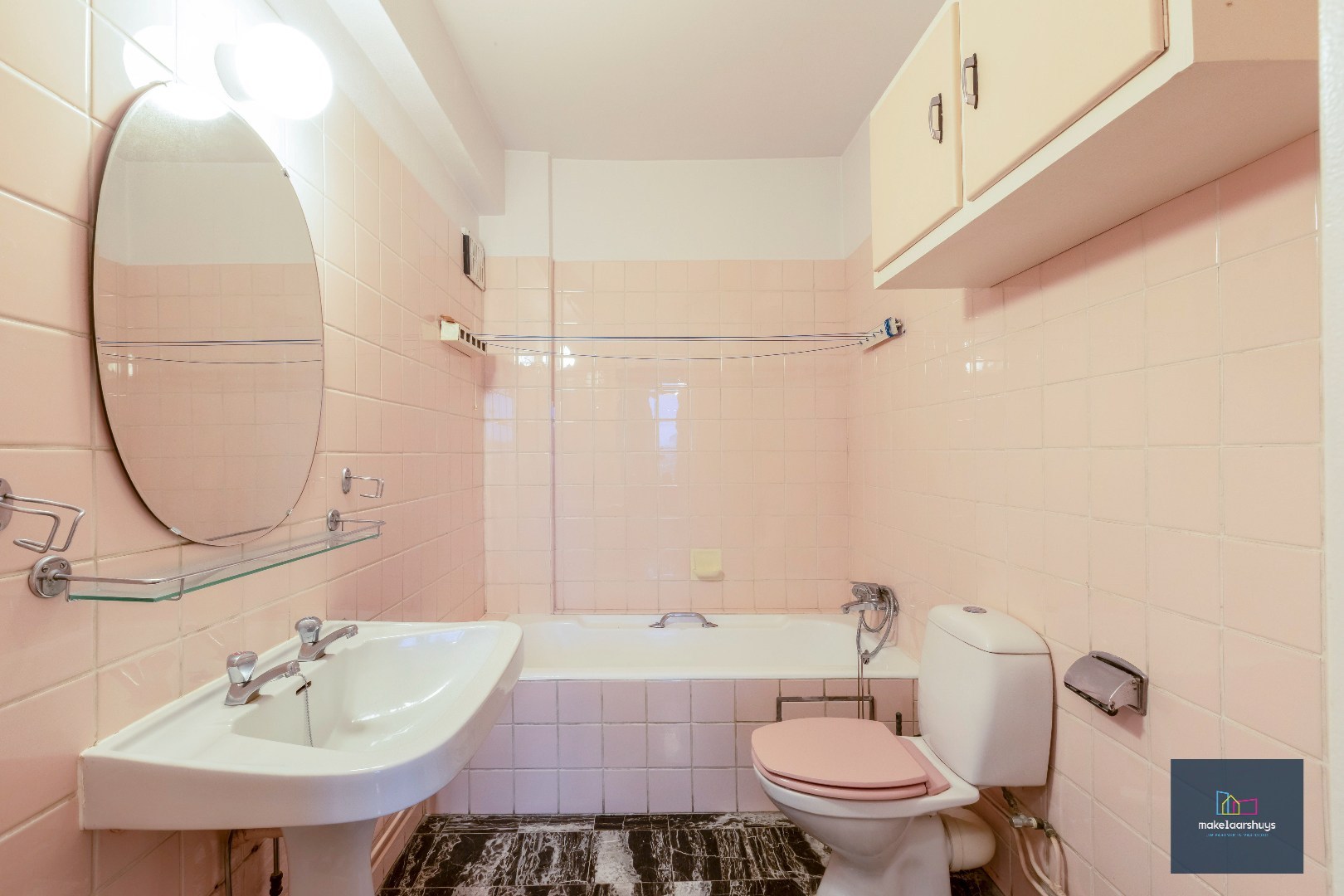 Mooi 3 slaapkamerappartement met parkeerplaats nabij Gent -Sint-Pieters 