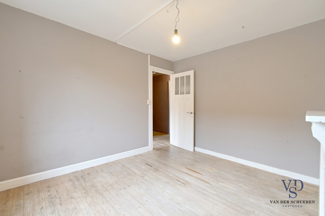 Te renoveren gezinswoning. 