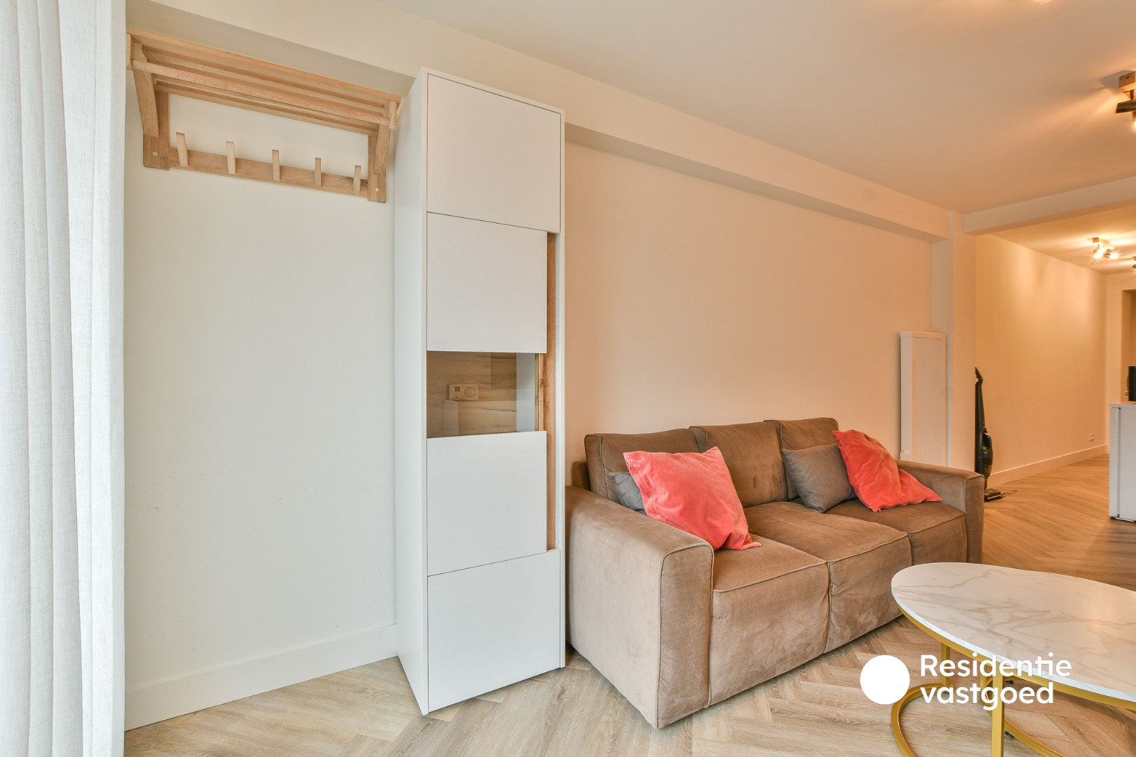 Volledig vernieuwd appartement te koop - achterkant zeedijk Wenduine! 