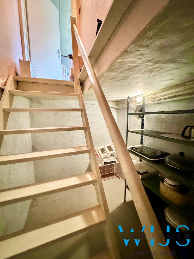 Stevig woonhuis centraal in Ertvelde ! 