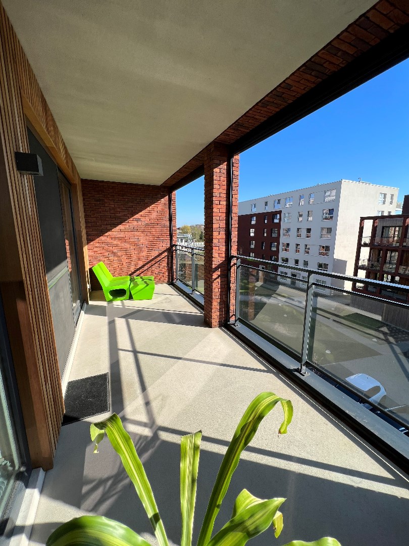 Harelbeke, klassevol 2 slaapkamer appartement met garage 275.000 euro 