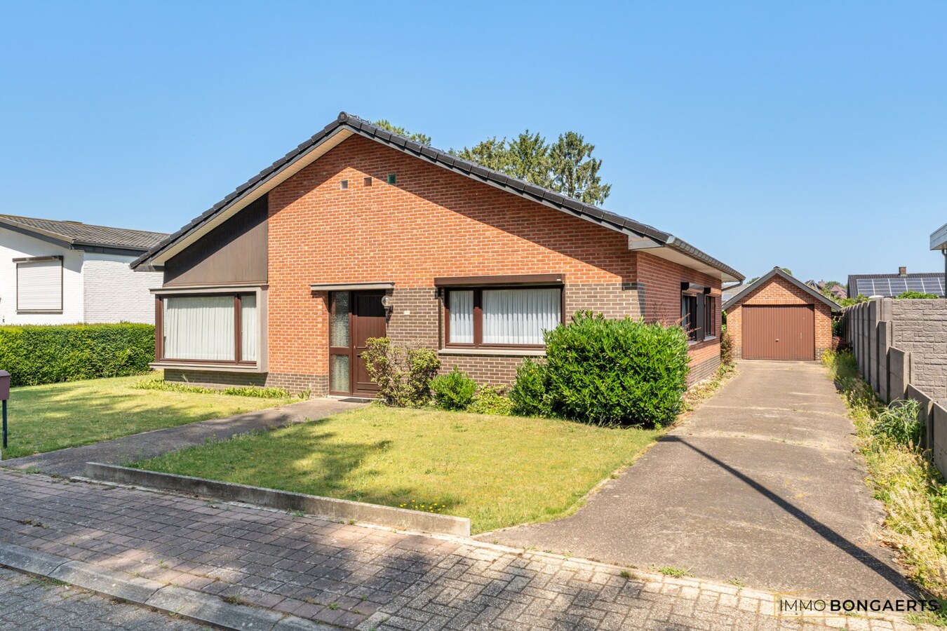 Rustig gelegen bungalow op een mooi perceel van 9 are 