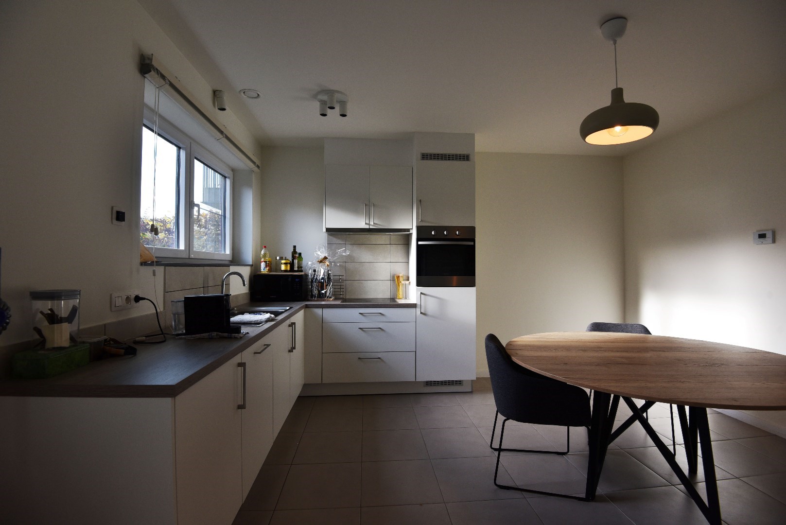 Gelijkvloers appartement met 2 slaapkamers en zonnige tuin te Maldegem centrum. 