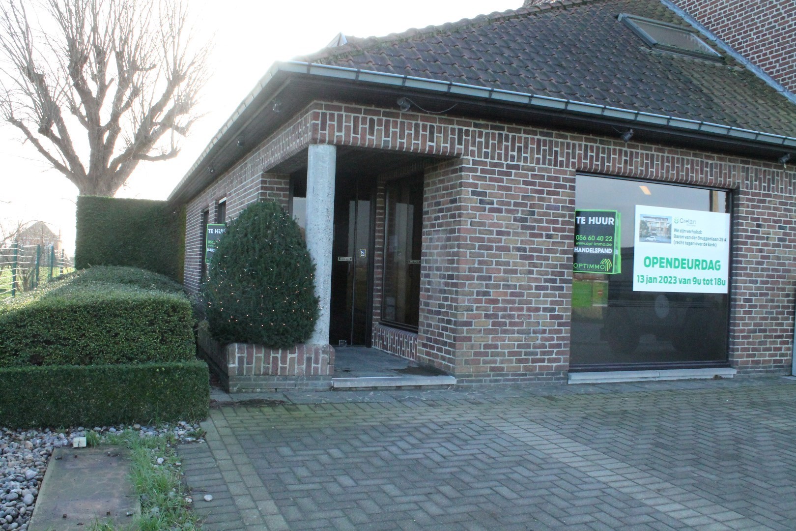 Commerciële ruimte van 134 m² met bijhorende parkingplaatsen 