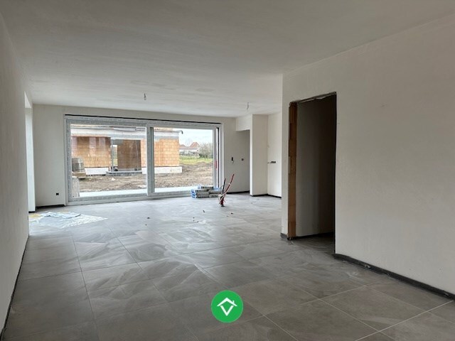 Moderne nieuwbouwwoning met drie slaapkamers en ruim terras in Moere 