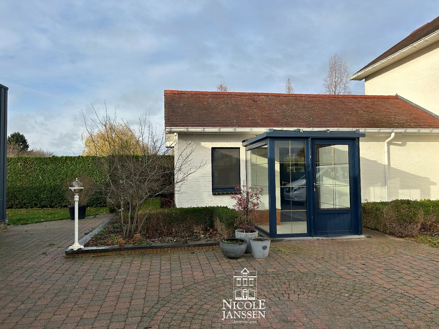 Gezellig betegeld terras 