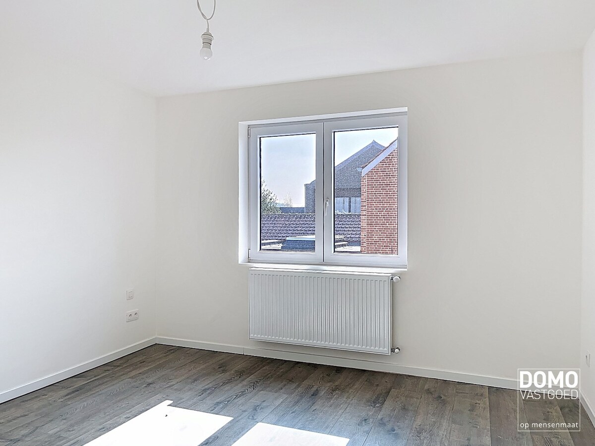 GERENOVEERDE HALF OPEN BEBOUWING MET GARAGE TE MELDERT (LUMMEN) 