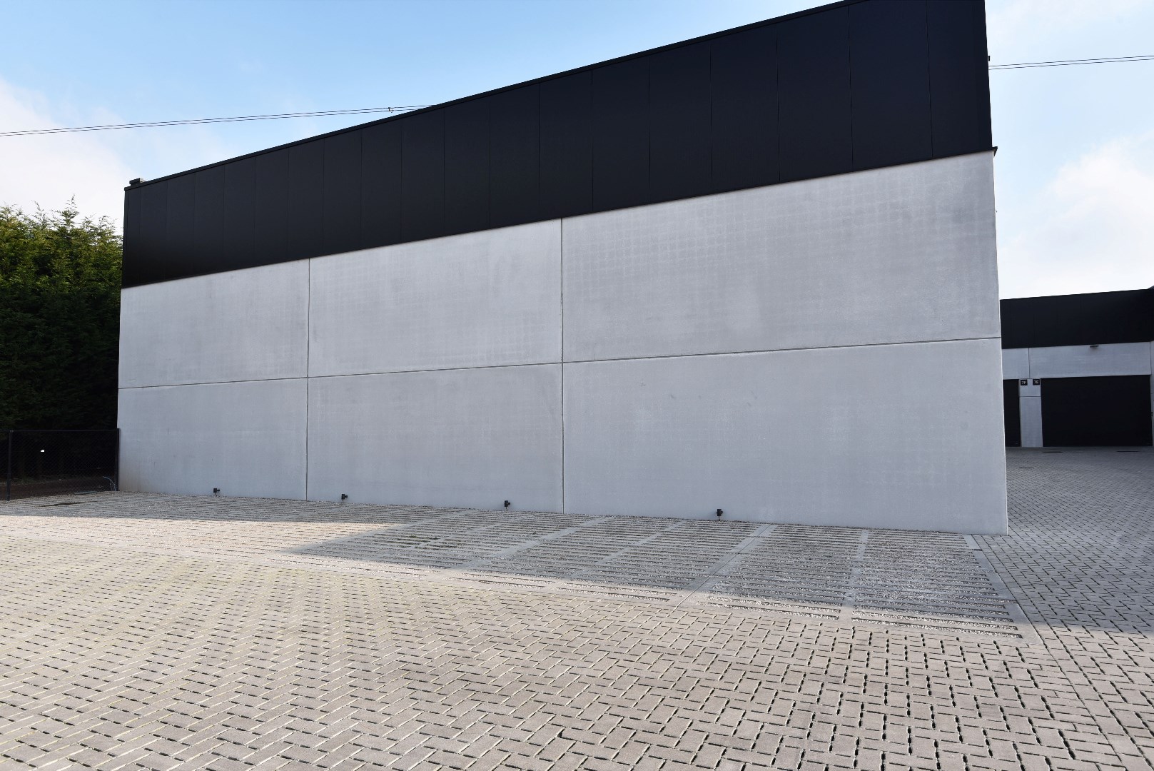 Goed gelegen nieuwbouw KMO-unit te Eeklo 