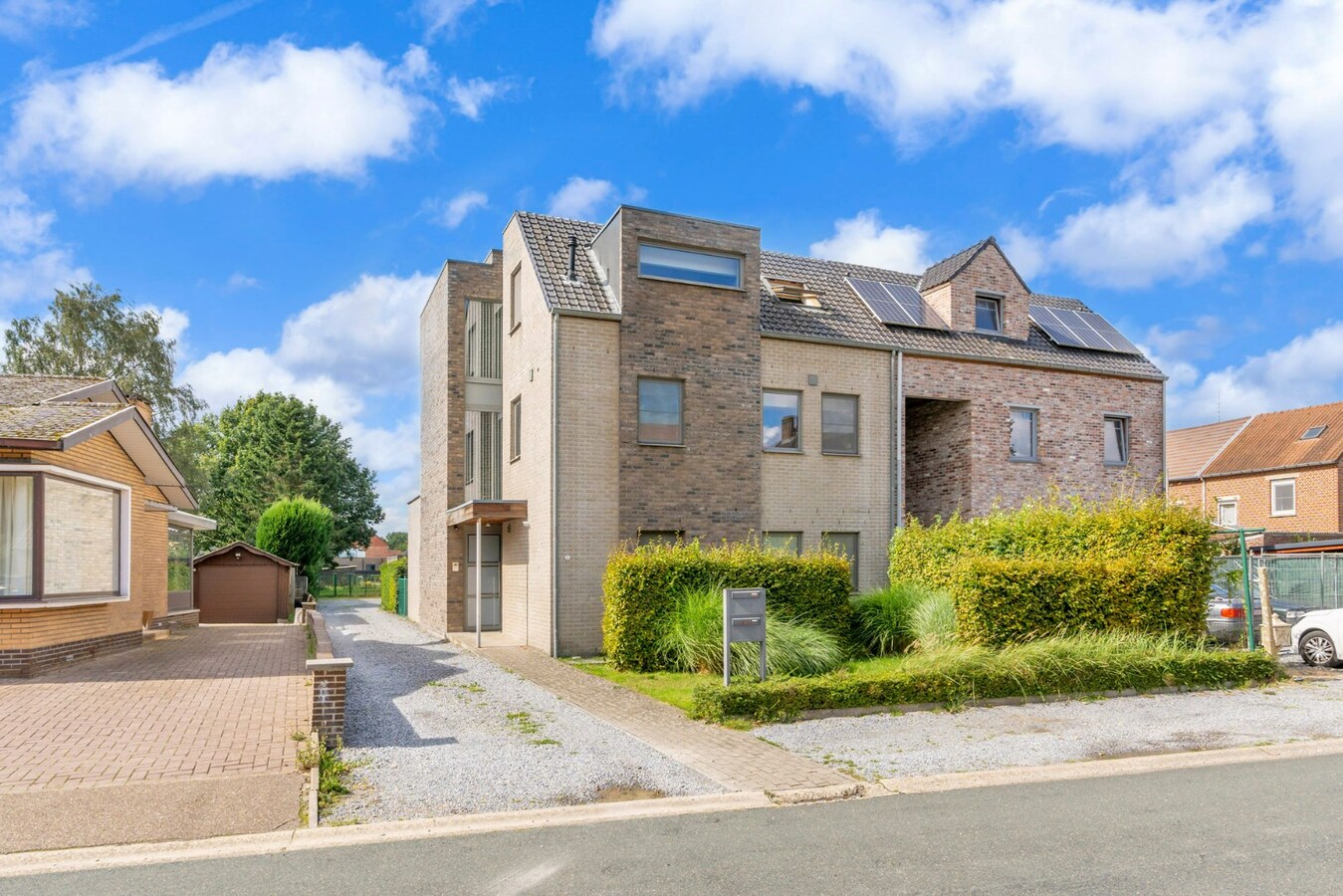 Luxe duplex appartement met 3 slaapkamers, bouwjaar 2008, 170m² bewoonbare oppervlakte. 