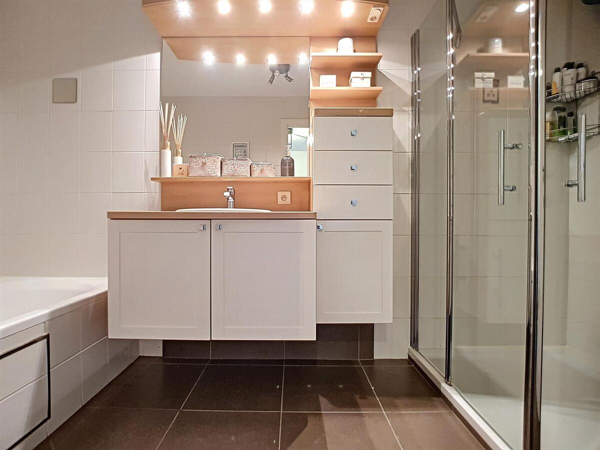 Zeer knappe gezinswoning met tuin, garage &amp; oprit - Lissewege 