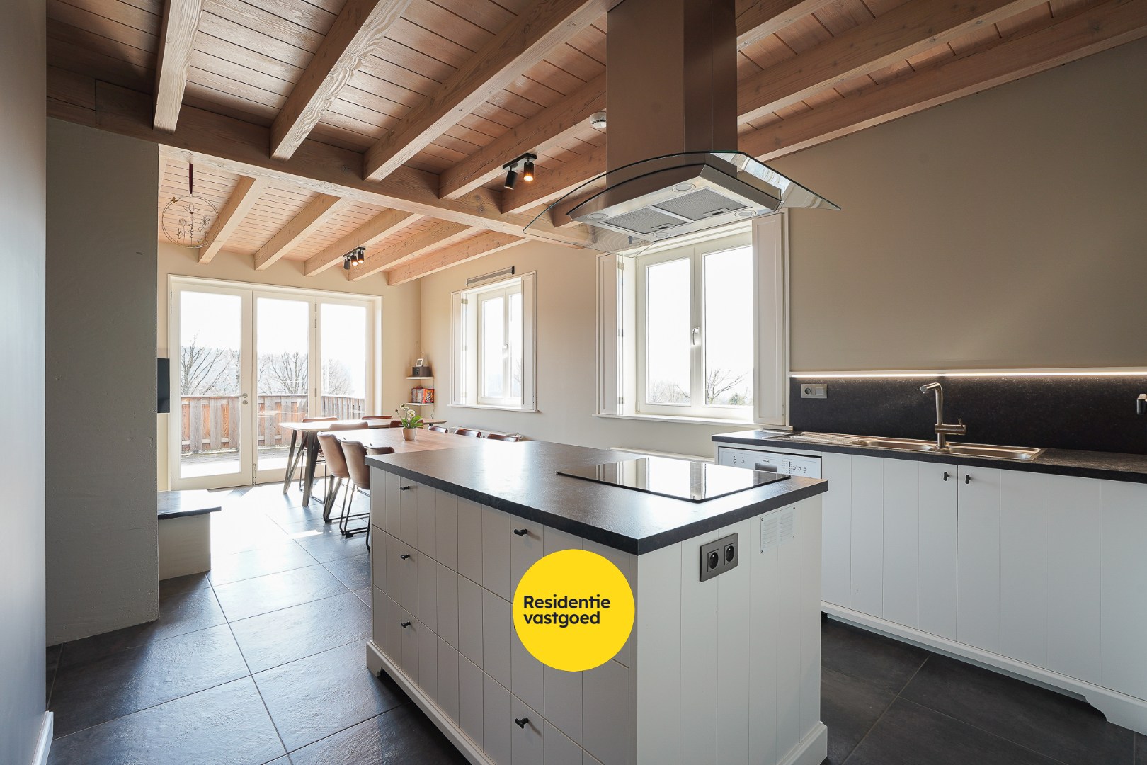 Open bebouwing te koop met uniek potentieel! 