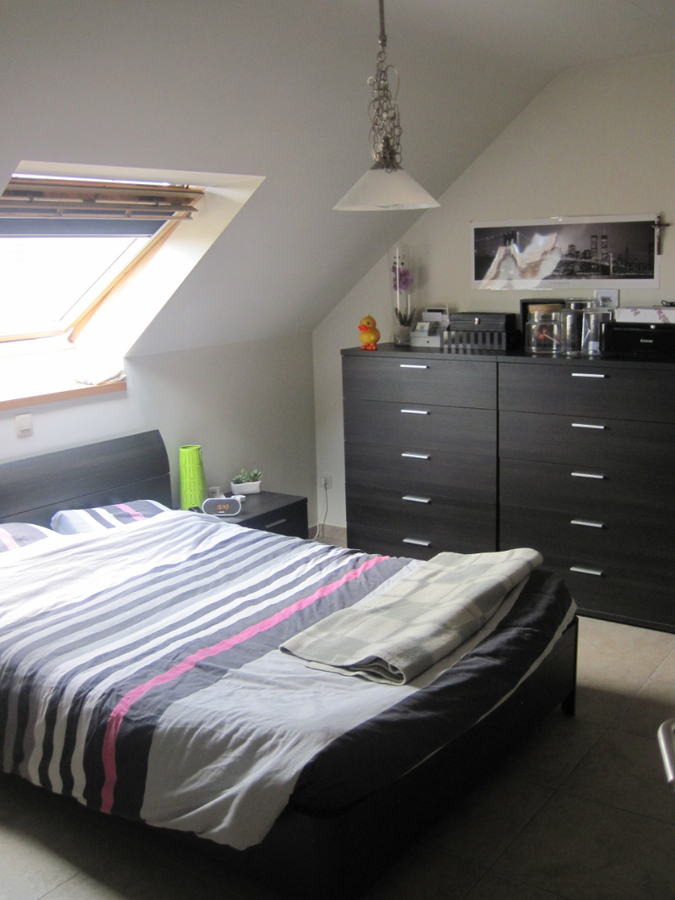 Bijzonder ruim 1-slp-appartement. Met terras. Met garage. 