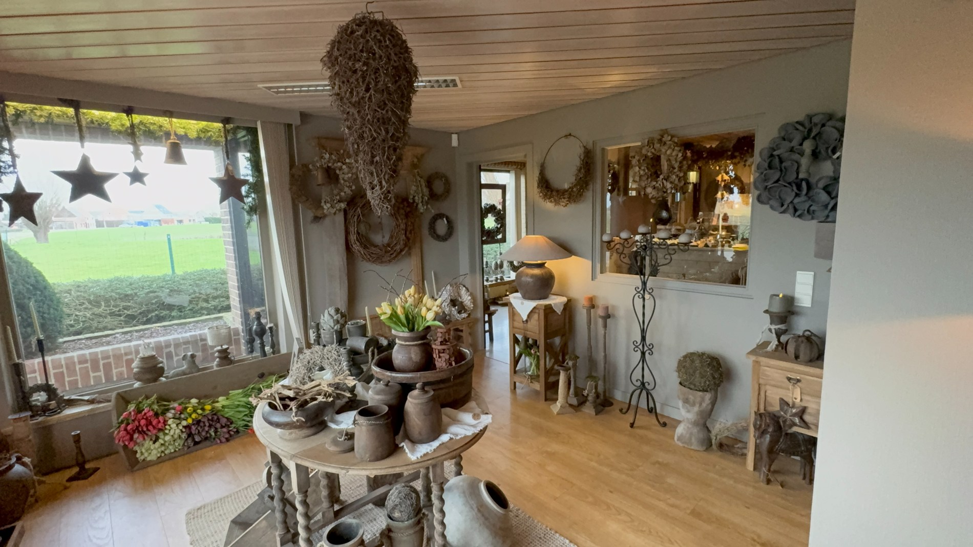 Commerciële ruimte van 134 m² met bijhorende parkingplaatsen 