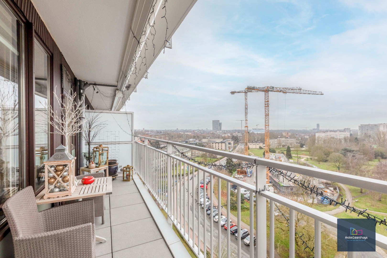 Ruim 2 slaapkamerappartement met garagebox nabij de Blaarmeersen 