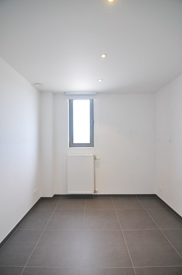 Modern appartement met 2 slaapkamers, ruim terras en airco 