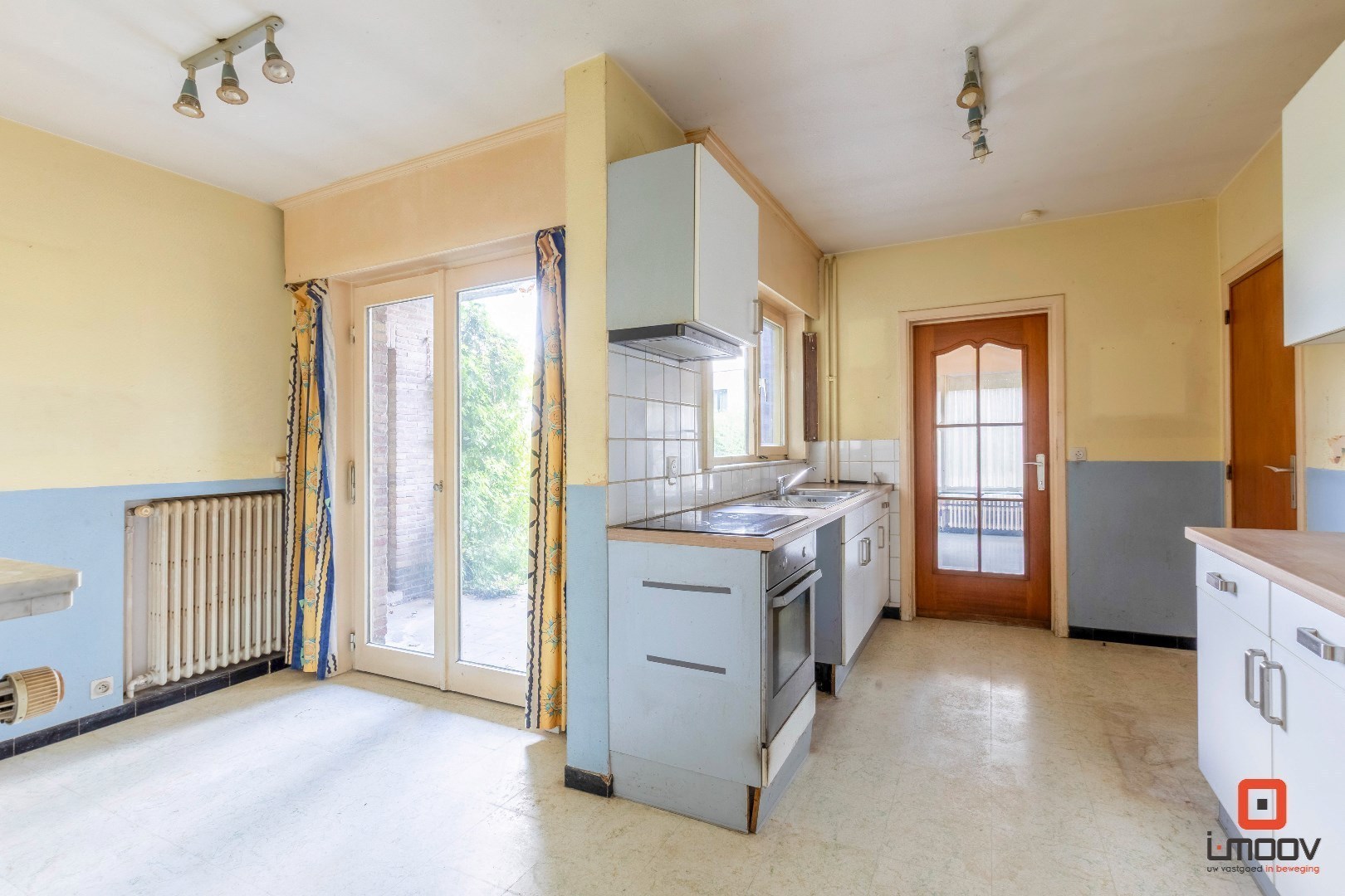 Te renoveren villa op toplocatie in Laarne 