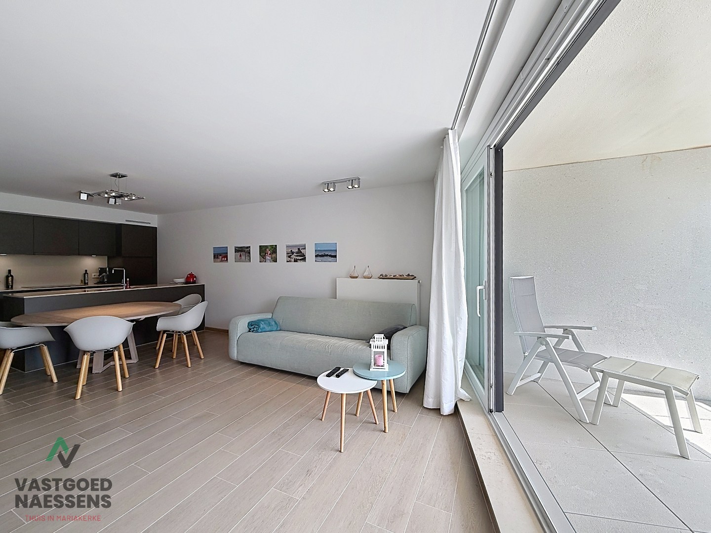 SUPERBE APPARTEMENT DE 2 CHAMBRES AVEC TERRASSE ENSOLEILLÉE DANS UN BÂTIMENT RÉCENT 