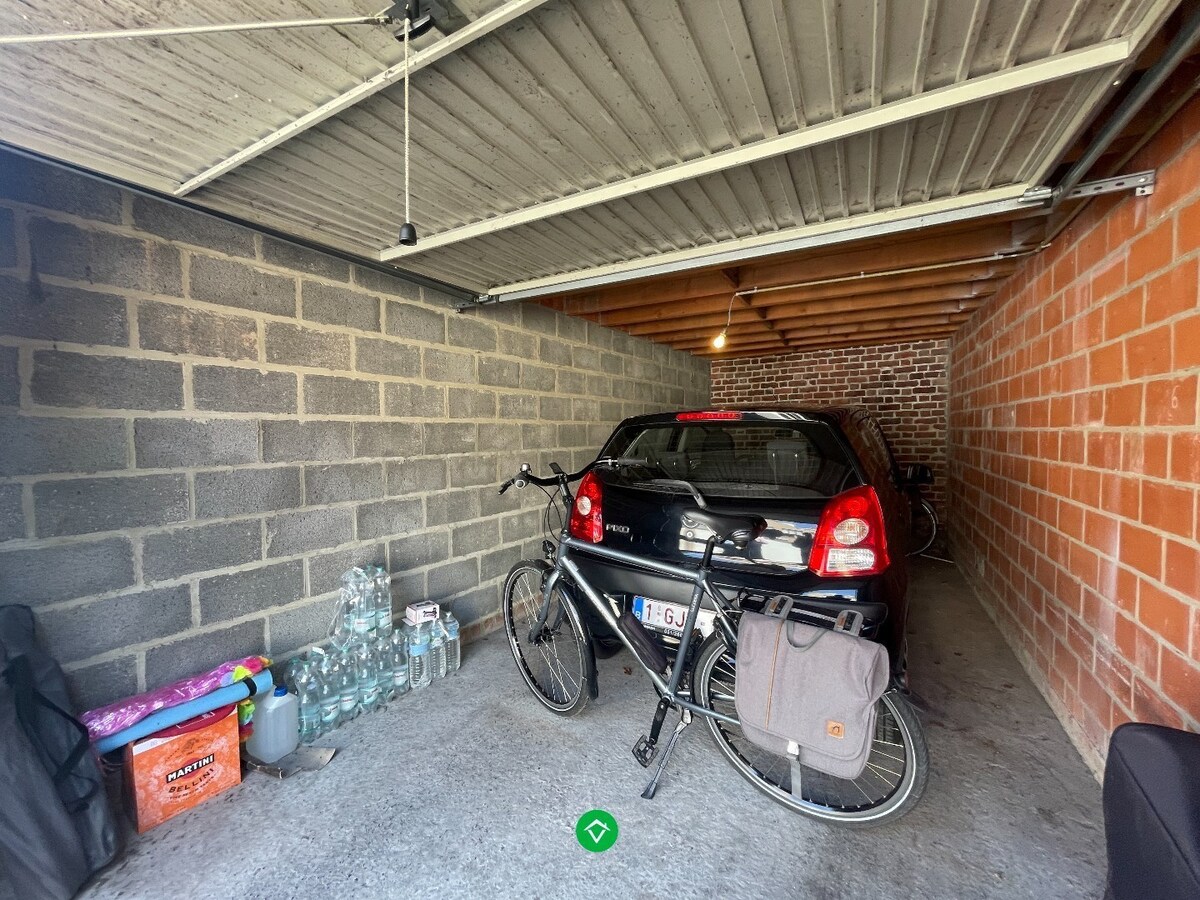 Groot appartement met 2 slaapkamers en garage in centrum Roeselare 