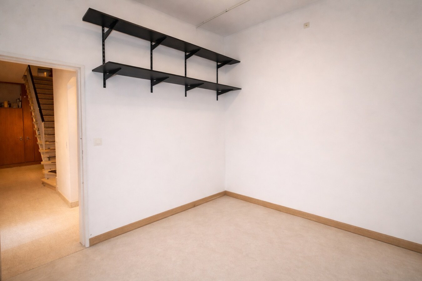 Uitzonderlijk ruim duplex appartement met extra zolderverdieping, tuin en dakterras op topligging in het centrum van Sint-Niklaas! 