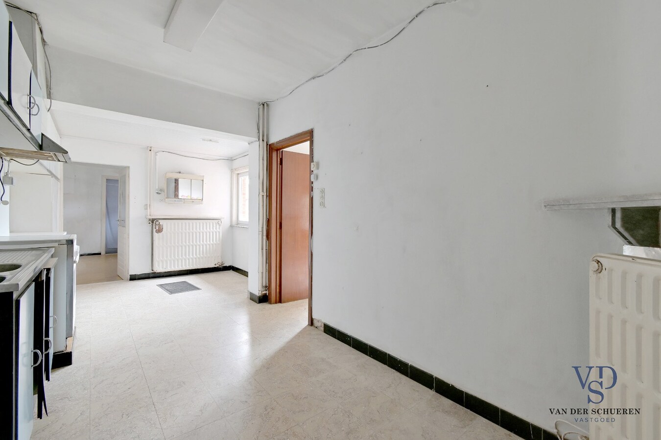 Degelijke, goed gelegen woning. 