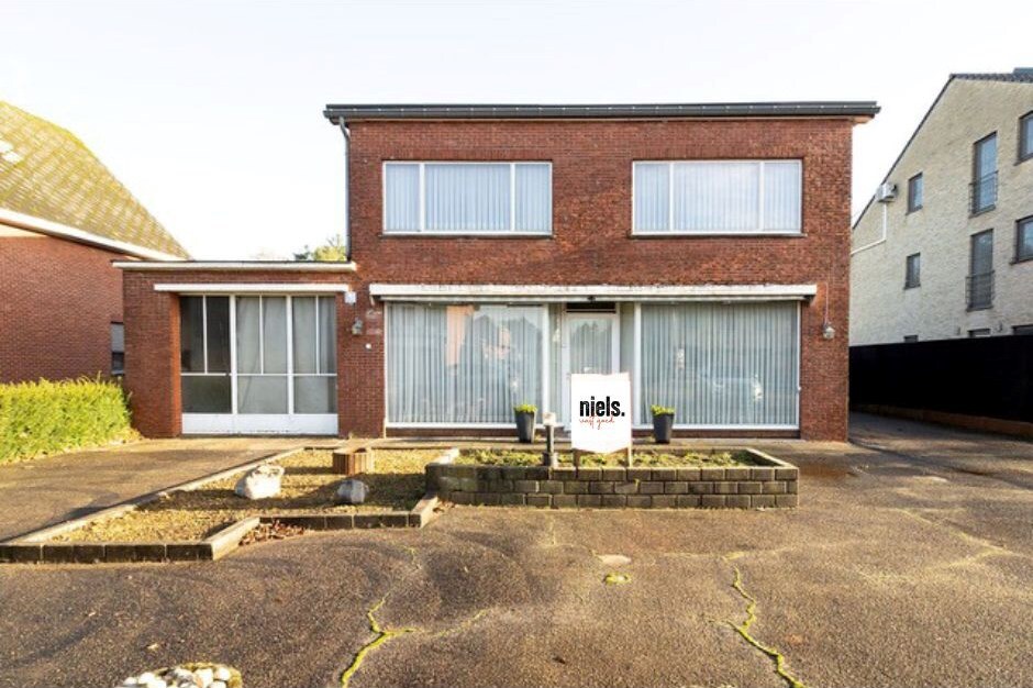 Ruime woning met veel mogelijkheden gelegen te Boekt 