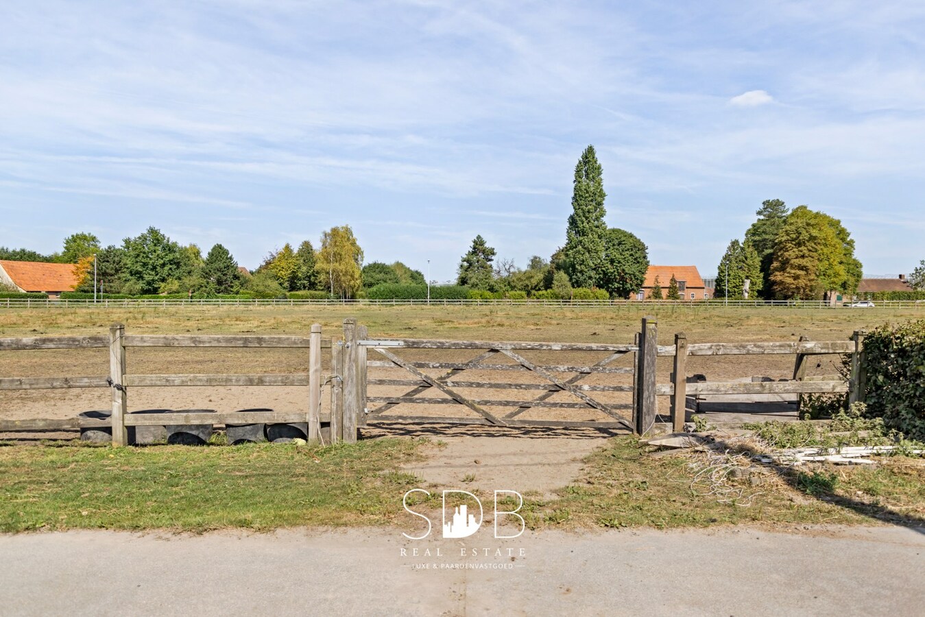 Prachtige landelijke woning met hippische accommodatie op 2,5hectare 