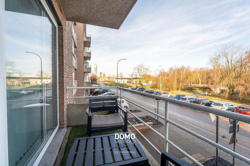 PERFECT GELEGEN RUIM APPARTEMENT IN CENTRUM HASSELT MET 3 SLAAPKAMERS, TERRAS, GARAGE EN EPC B 