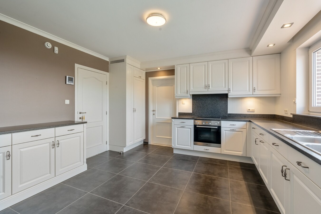 Comfortabele woning met sterke energieprestatie (label A), in landelijk woongebied. 