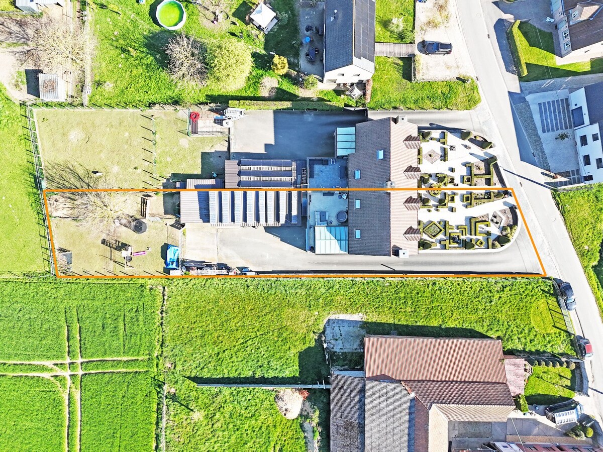 Ruime HOB met veel opslagruimte/garage te Zwalm 