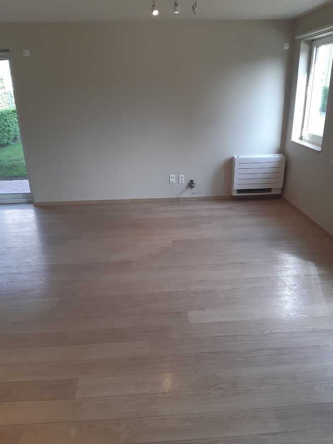 Aangename studio nabij Station (in t groen met terras). 