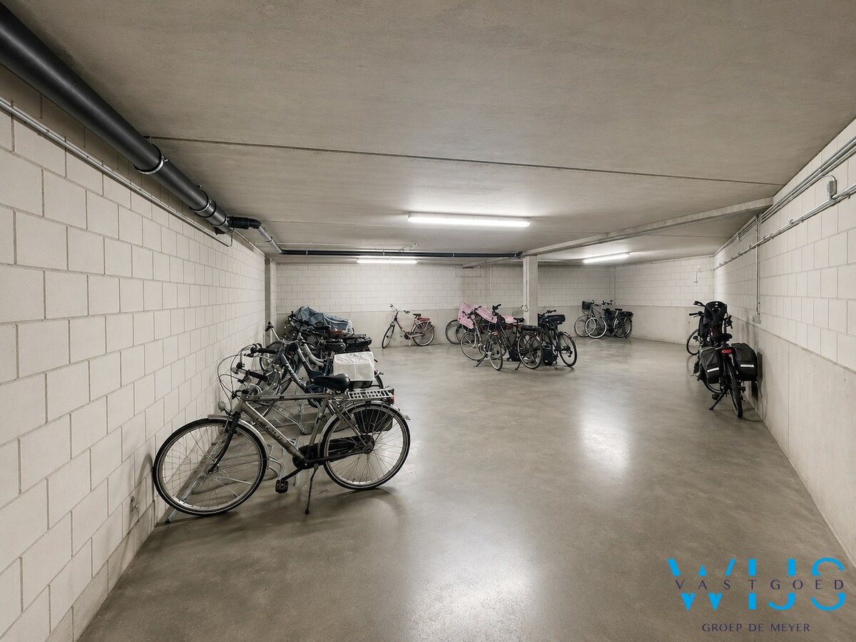 Instapklaar &amp; energiezuinig appartement met garage te Ertvelde ! 
